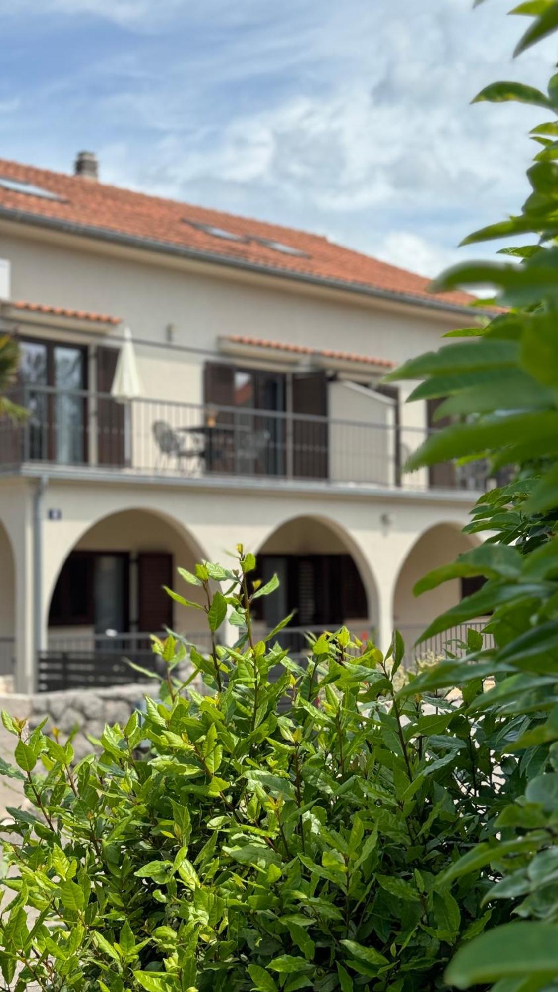 Apartments Ein Haus In Der Sonne Malinska Rom bilde